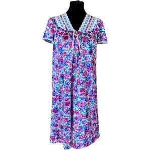 Vintage Vanity Fair floral print lightweight robe Size Small